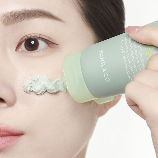 M&aacute;scara Facial Detox Argila e Carv&atilde;o Ativado Banila Co Clean it Zero